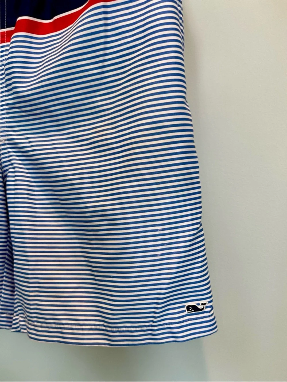 Vineyard Vines Target Gradient striped swim trunks size Small